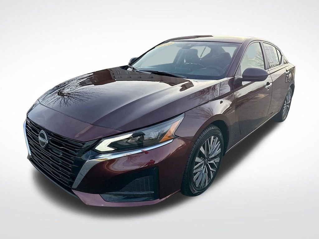 Used 2024 Nissan Altima 2.5 SV image 3