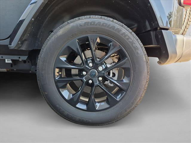 Used 2024 Jeep Wrangler Unlimited Sahara w/ Safety Group AWD/4WD image 13
