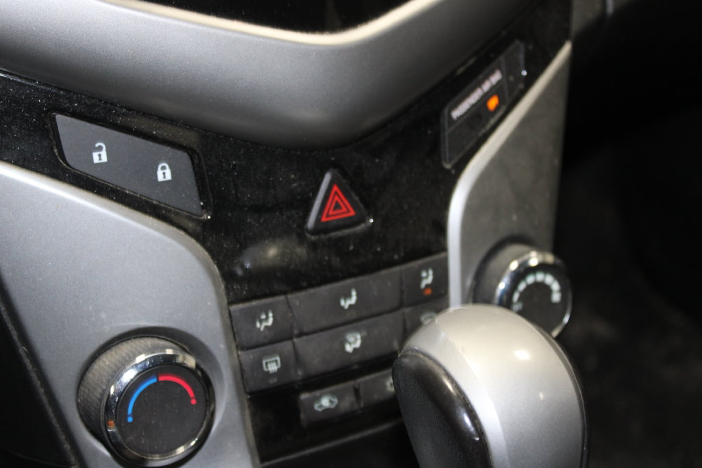 Used 2014 Chevrolet Cruze LT FWD image 26