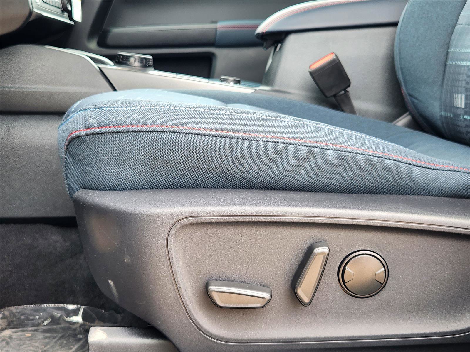 New 2025 Ford Bronco Sport Heritage w/ Convenience Package image 18