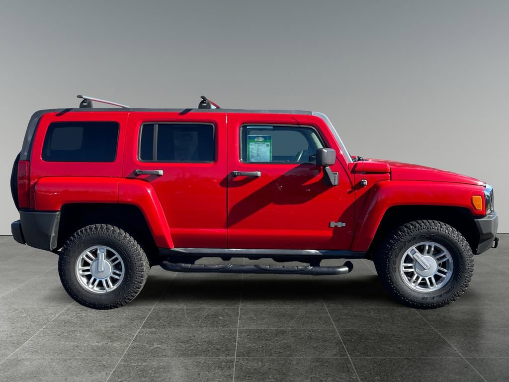Used 2010 HUMMER H3 image 8