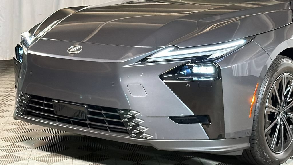 New 2026 Lexus ES 500e AWD/4WD image 3