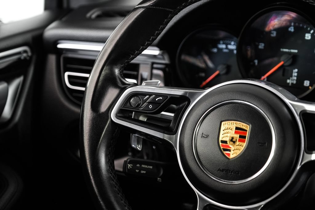 Used 2019 Porsche Macan w/ Premium Package AWD/4WD image 16