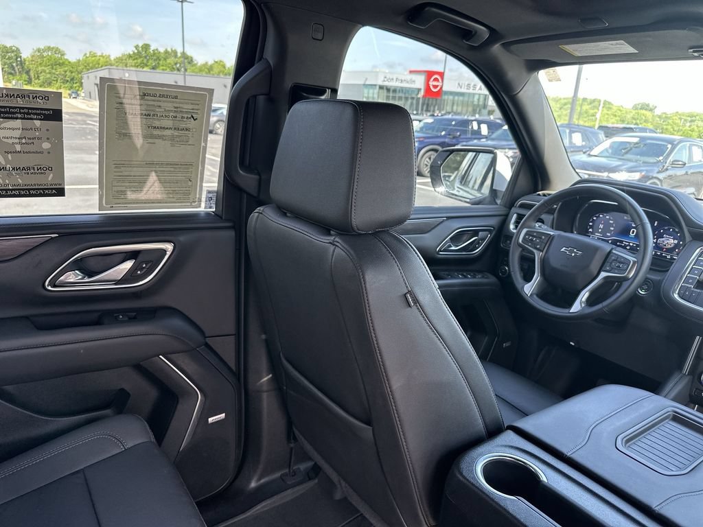 Used 2024 Chevrolet Tahoe Z71 w/ Luxury Package AWD/4WD image 15