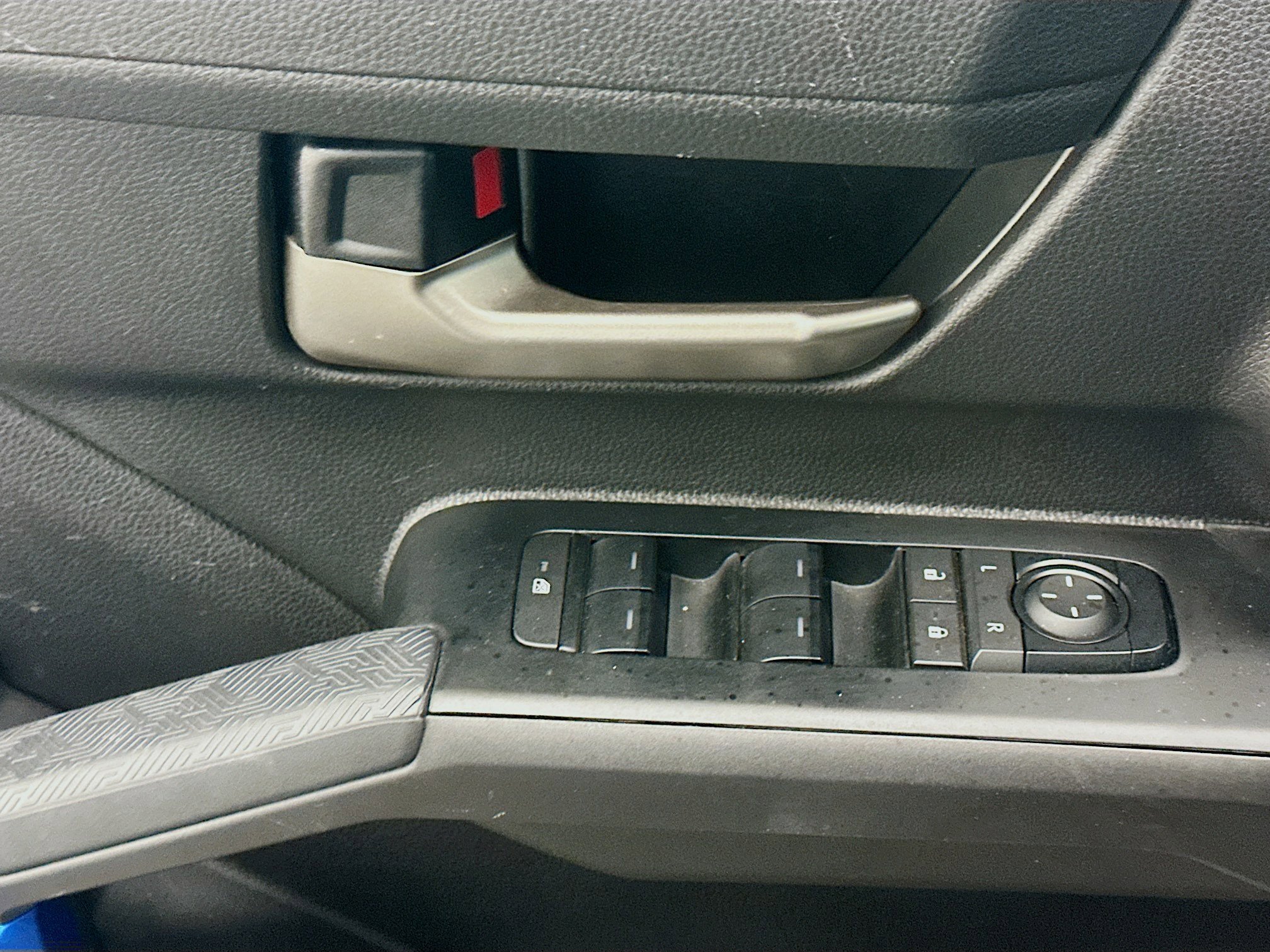Used 2025 Toyota Tacoma TRD Off-Road AWD/4WD image 15