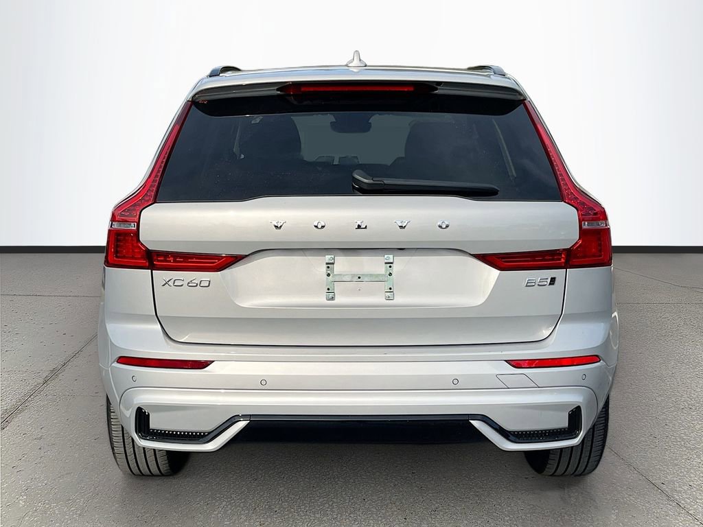 Used 2025 Volvo XC60 B5 Plus image 6