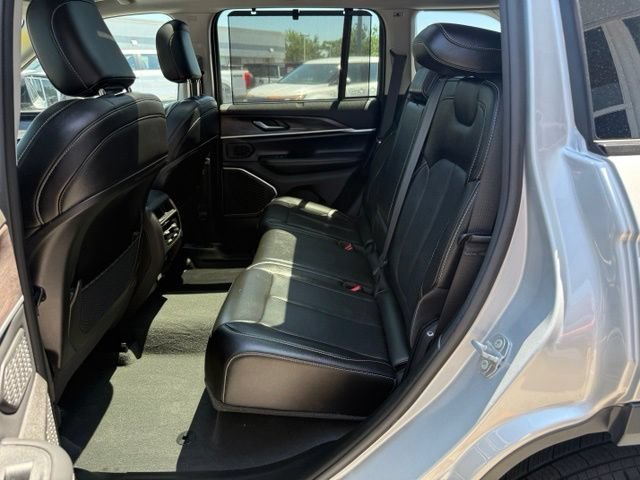 Used 2022 Jeep Grand Cherokee Limited 4xe w/ Luxury Tech Group II AWD/4WD image 8