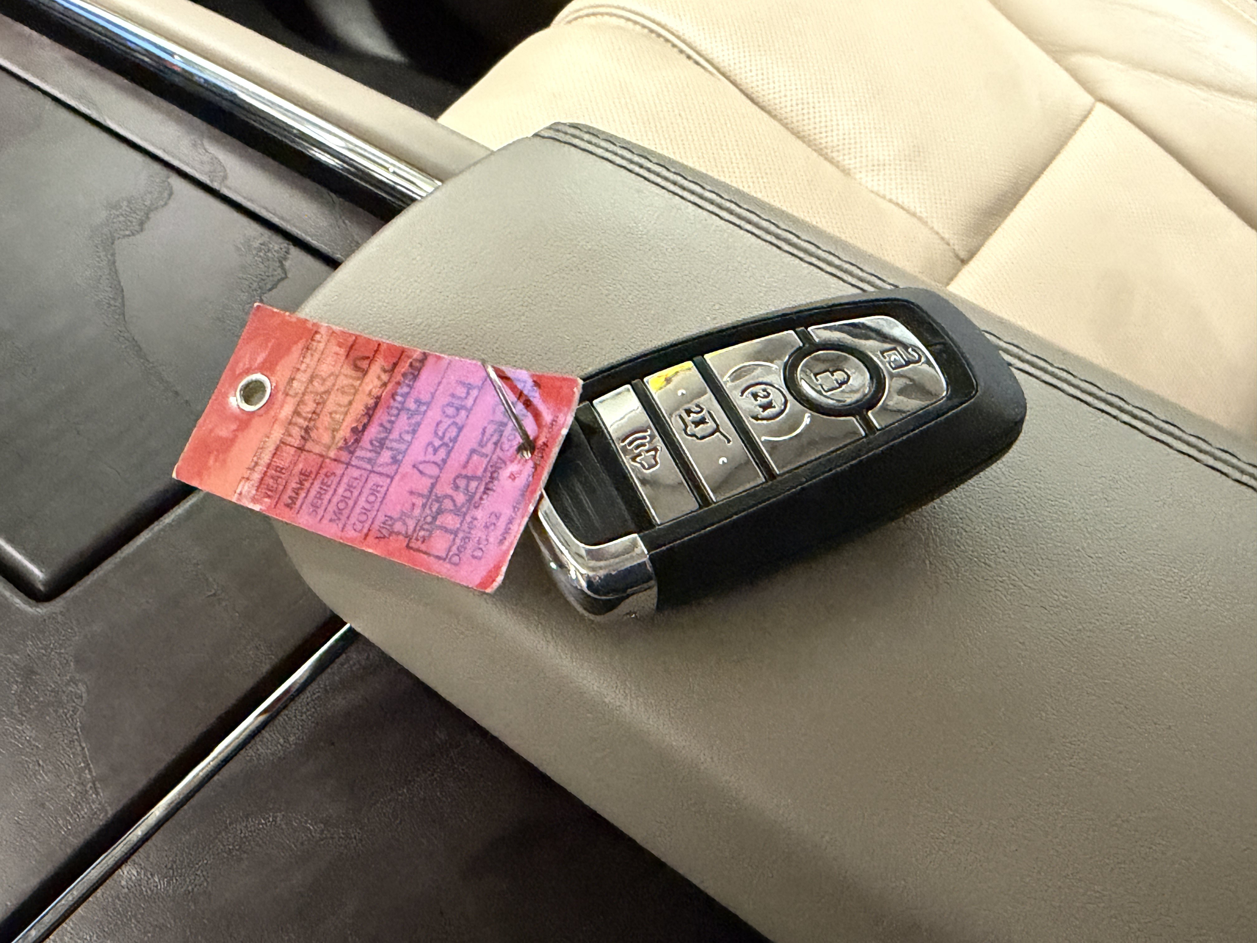 Used 2023 Lincoln Navigator L Reserve AWD/4WD image 16