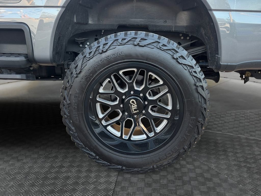 Used 2024 Ford F350 Platinum w/ FX4 Off-Road Package image 19