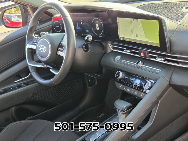 Used 2025 Hyundai Elantra SEL FWD image 19