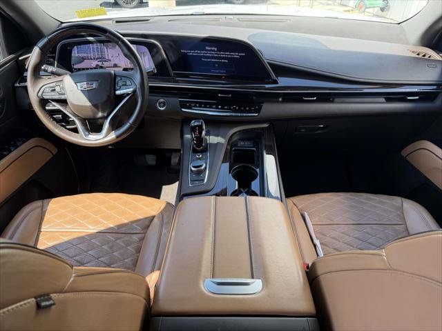 Used 2023 Cadillac Escalade ESV Sport w/ LPO, Illumination Package AWD/4WD image 16