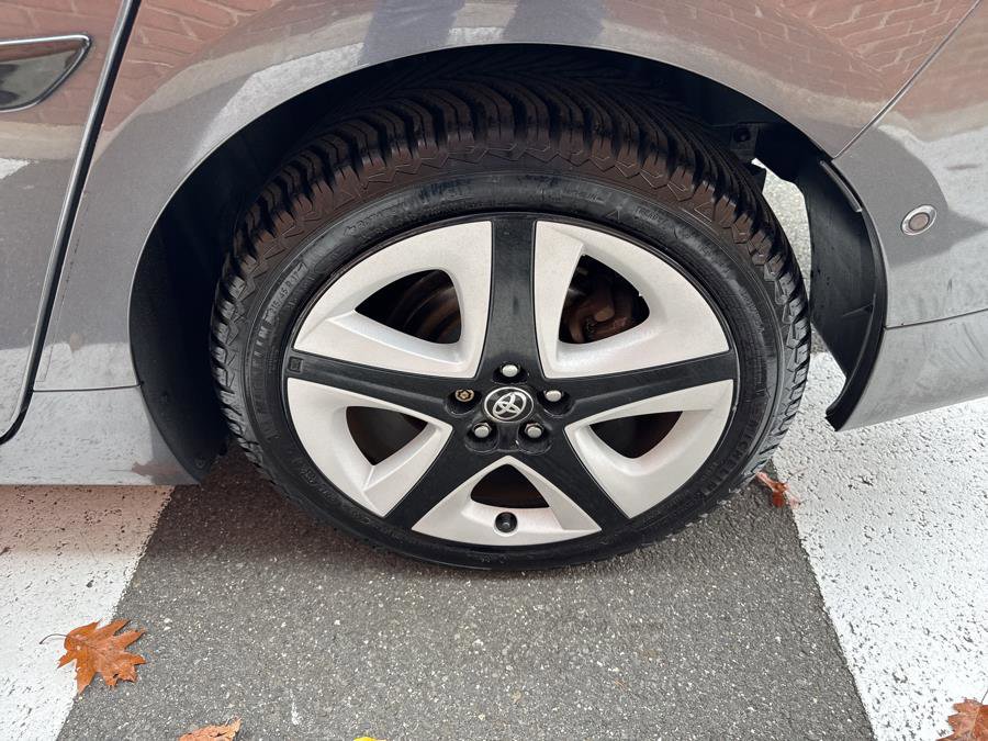 Used 2017 Toyota Prius Four Touring image 13