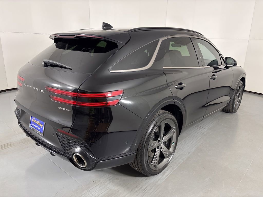 Used 2025 Genesis GV70 3.5T Sport w/ Sport Advanced Package AWD/4WD image 11