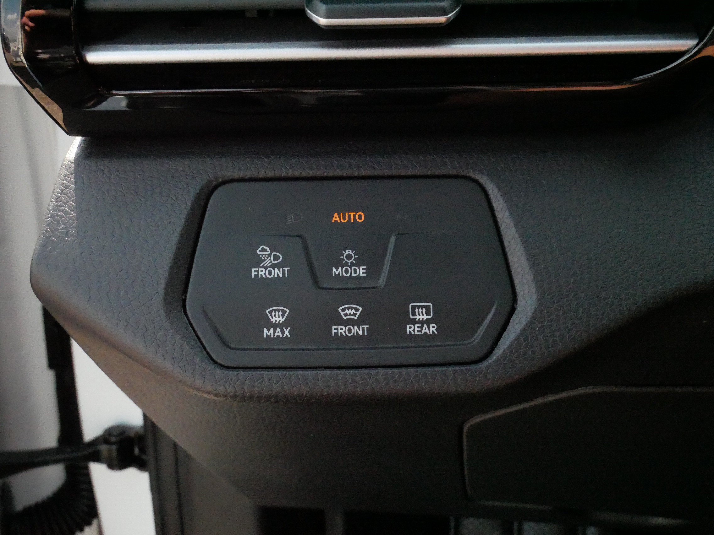 Certified 2024 Volkswagen ID.4 Pro S AWD/4WD image 27