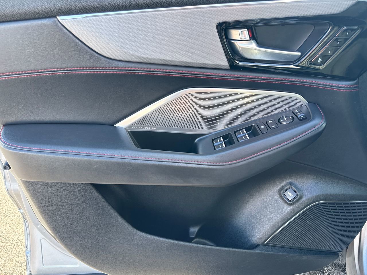 Used 2022 Acura MDX A-Spec image 12