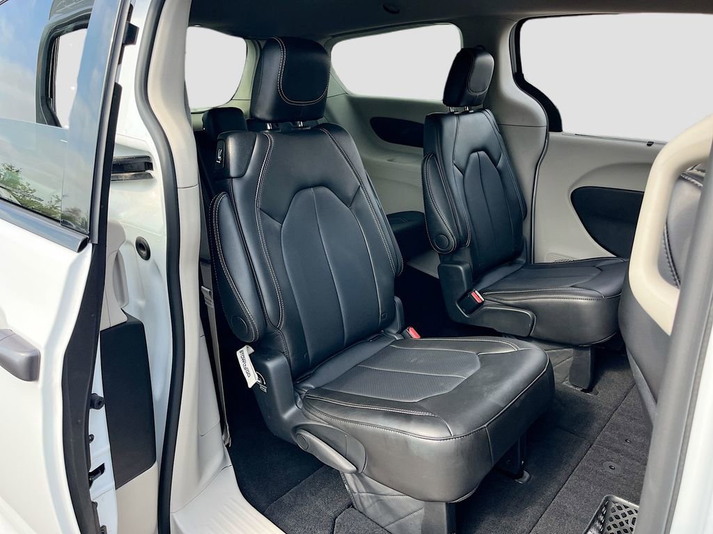 Certified 2024 Chrysler Pacifica Touring-L w/ Road Tripper Package FWD image 27