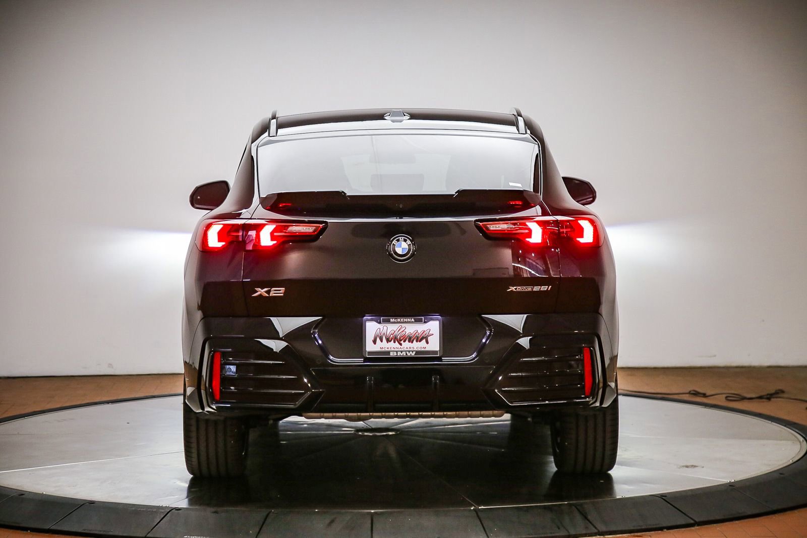 Used 2026 BMW X2 xDrive28i w/ Technology Package AWD/4WD image 3