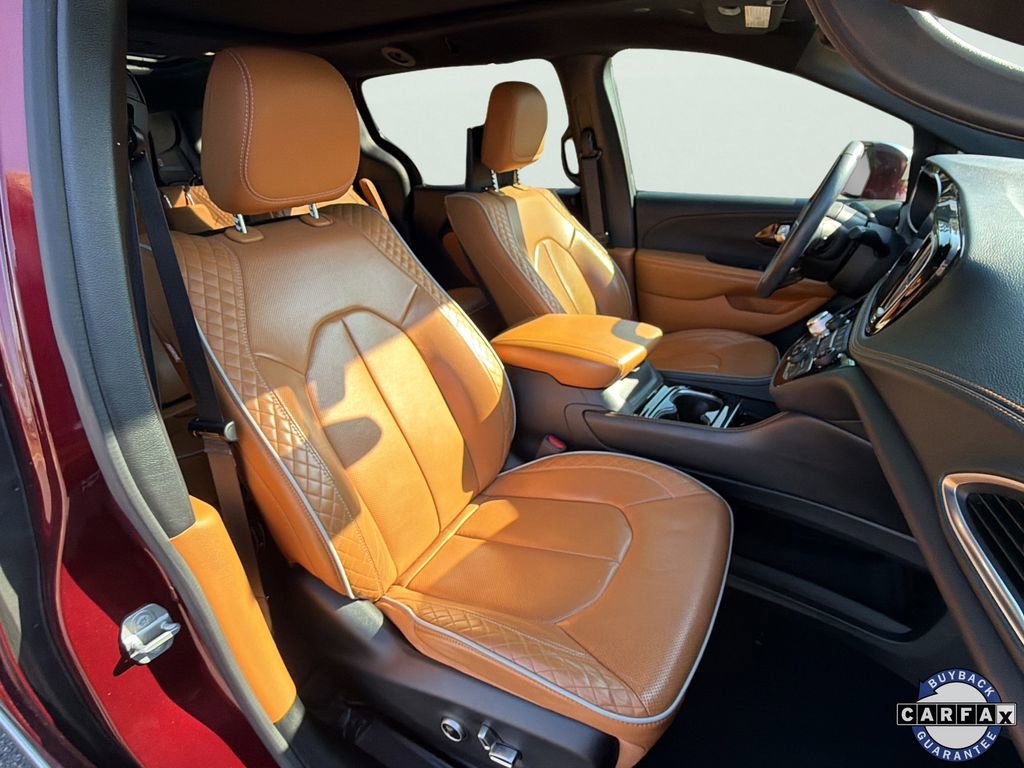 Used 2021 Chrysler Pacifica Pinnacle image 8