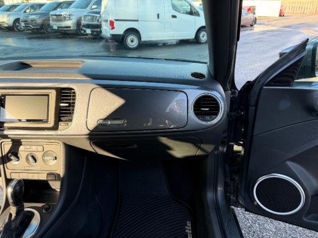 Used 2014 Volkswagen Beetle 2.5 image 33