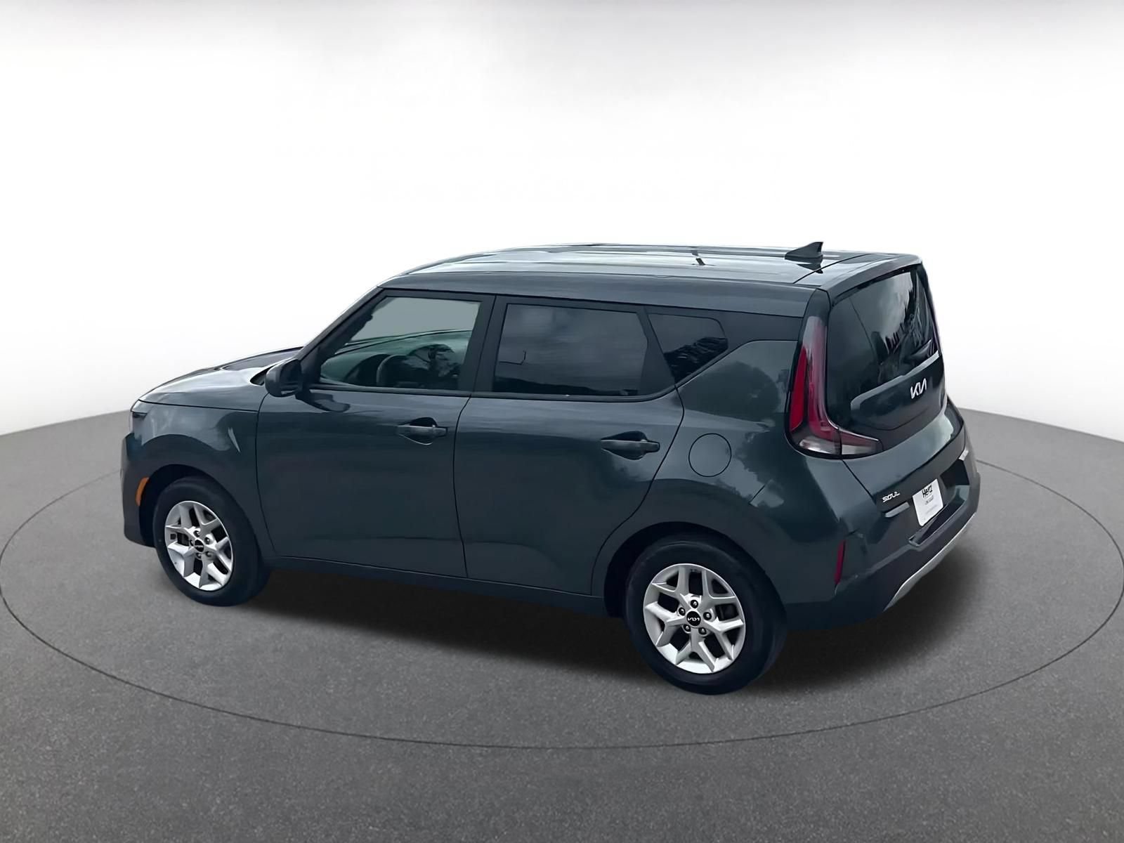 Used 2025 Kia Soul LX w/ LX Technology Package FWD image 10