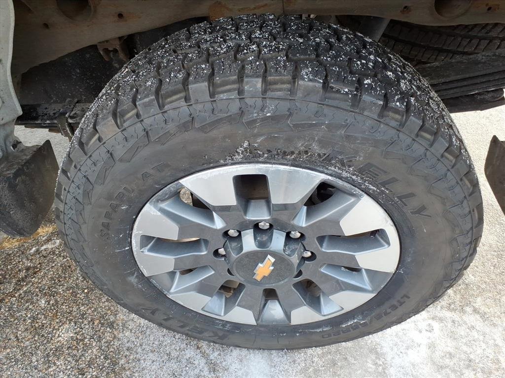 Used 2021 Chevrolet Silverado 2500 Custom w/ Custom Value Package image 9