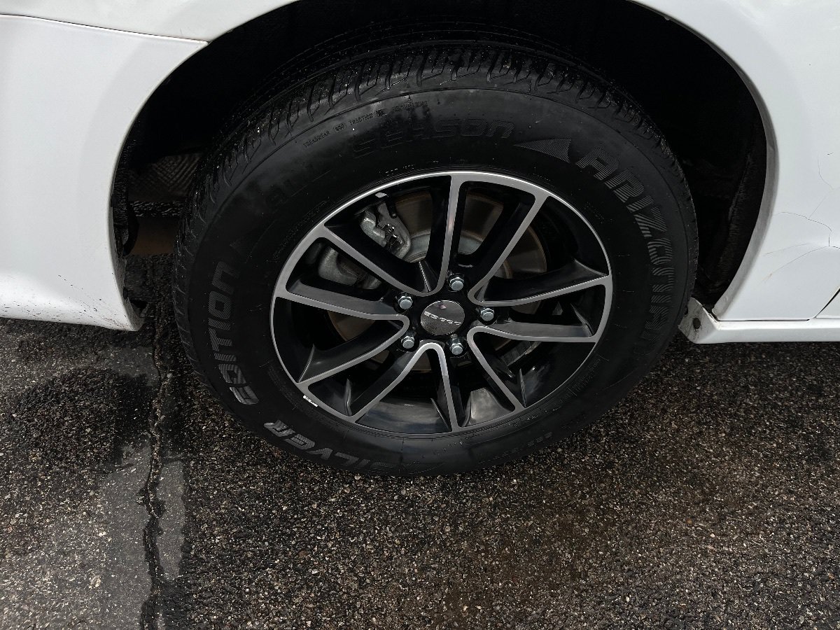 Used 2018 Dodge Grand Caravan SE FWD image 40