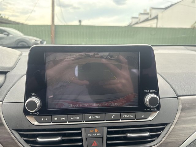 Used 2024 Nissan Altima 2.5 SV image 17