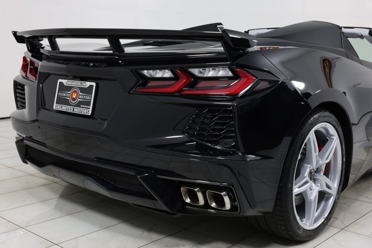 Used 2025 Chevrolet Corvette Stingray Premium Conv w/ Z51 Performance Package RWD image 43