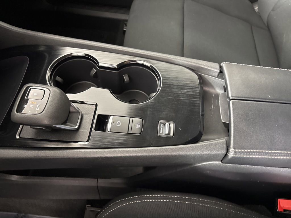 Used 2023 Nissan Rogue S image 32