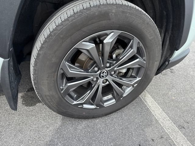 Used 2023 Toyota RAV4 XLE Premium image 11