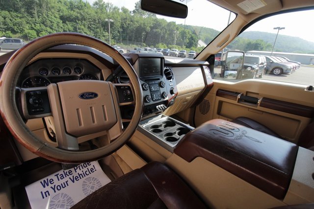 Used 2013 Ford F350 King Ranch w/ King Ranch w/Chrome Pkg image 2