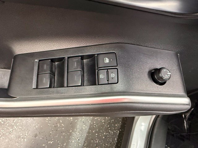 Used 2025 Toyota Highlander XLE AWD/4WD image 11