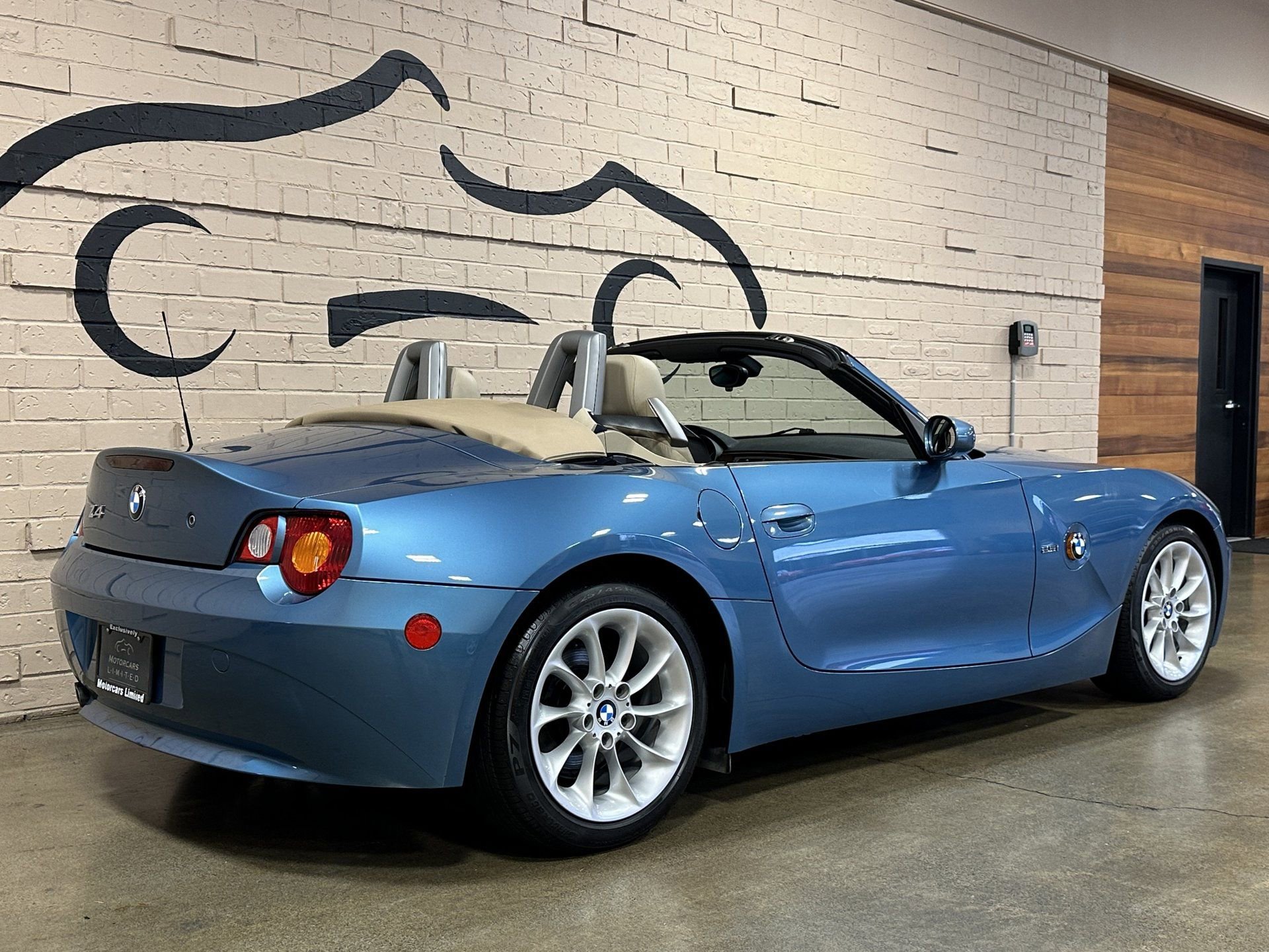 Used 2003 BMW Z4 2.5i image 5