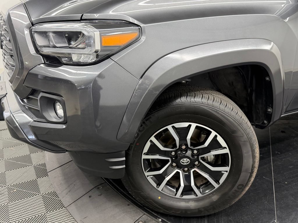 Certified 2023 Toyota Tacoma TRD Sport AWD/4WD image 5
