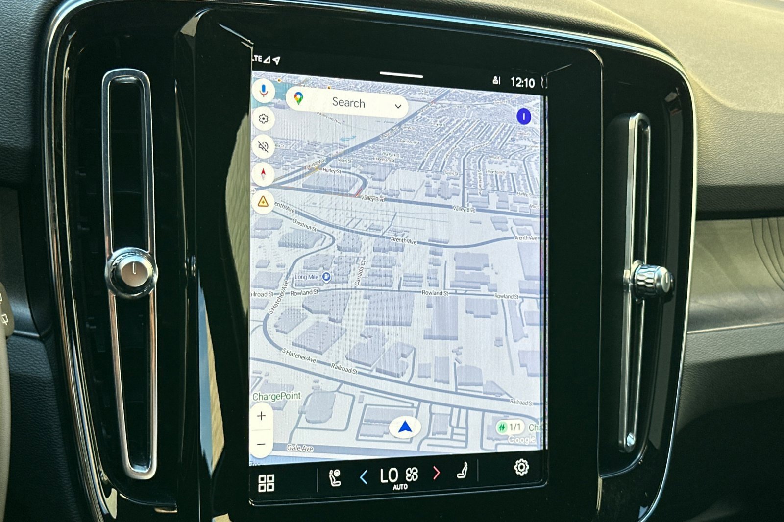 Used 2023 Volvo XC40 Recharge Ultimate image 22