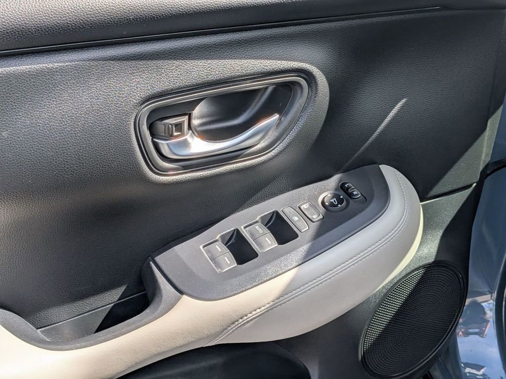 Used 2025 Honda HR-V LX image 14