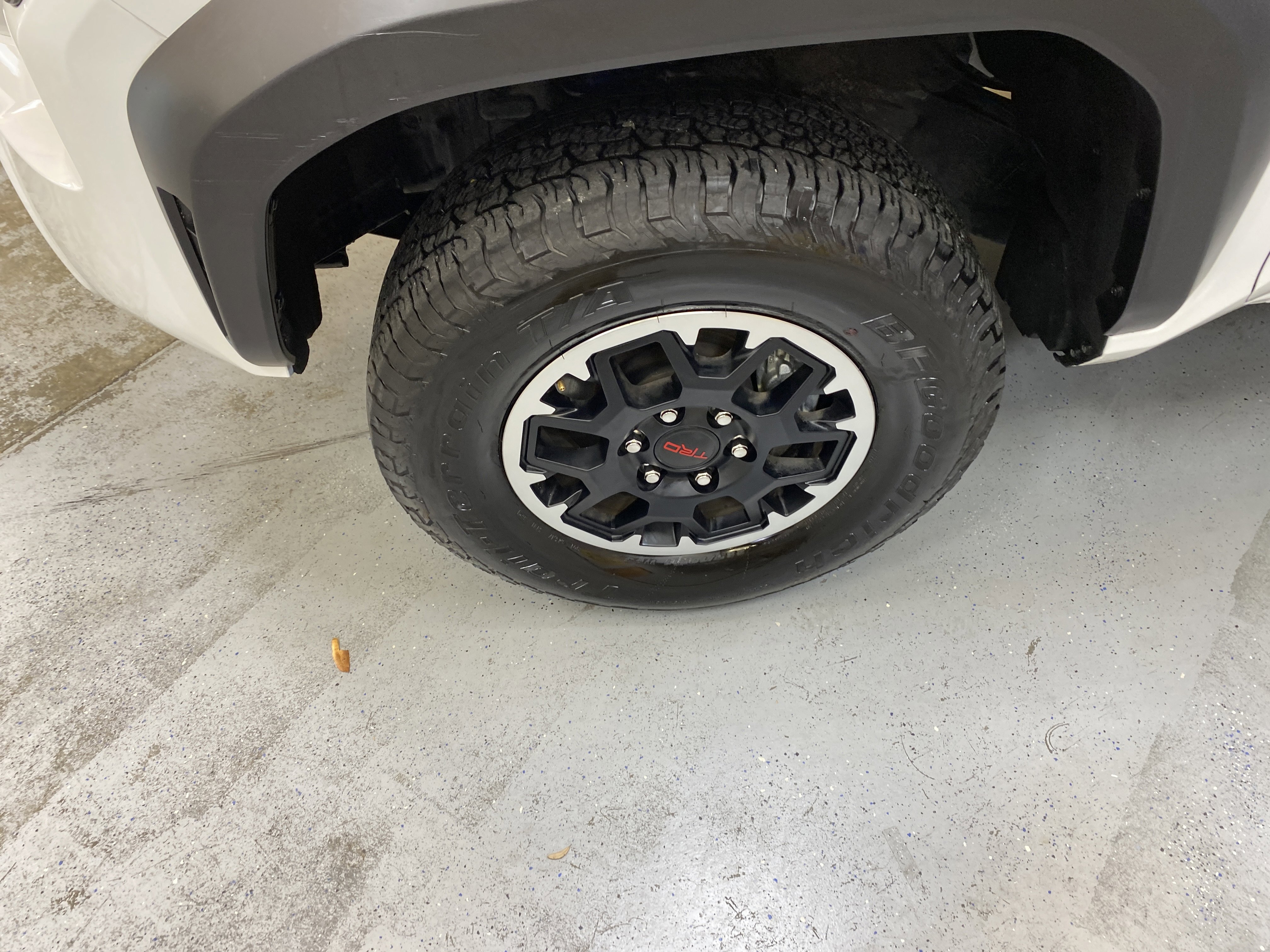 Used 2025 Toyota Tacoma TRD Off-Road image 11