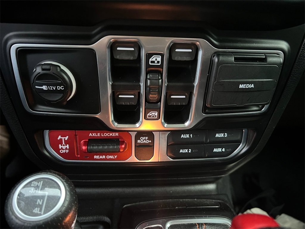 Used 2021 Jeep Gladiator Mojave w/ Uconnect 4C Nav & Sound Group image 24