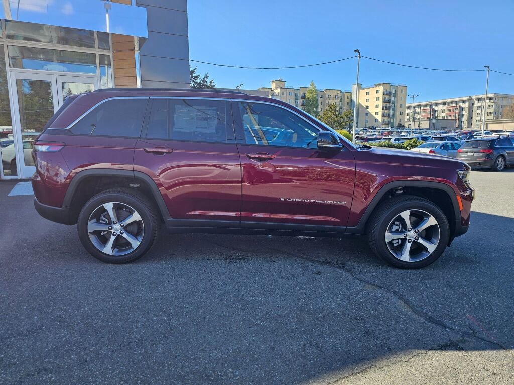 New 2024 Jeep Grand Cherokee Limited 4xe w/ Luxury Tech Group II image 9