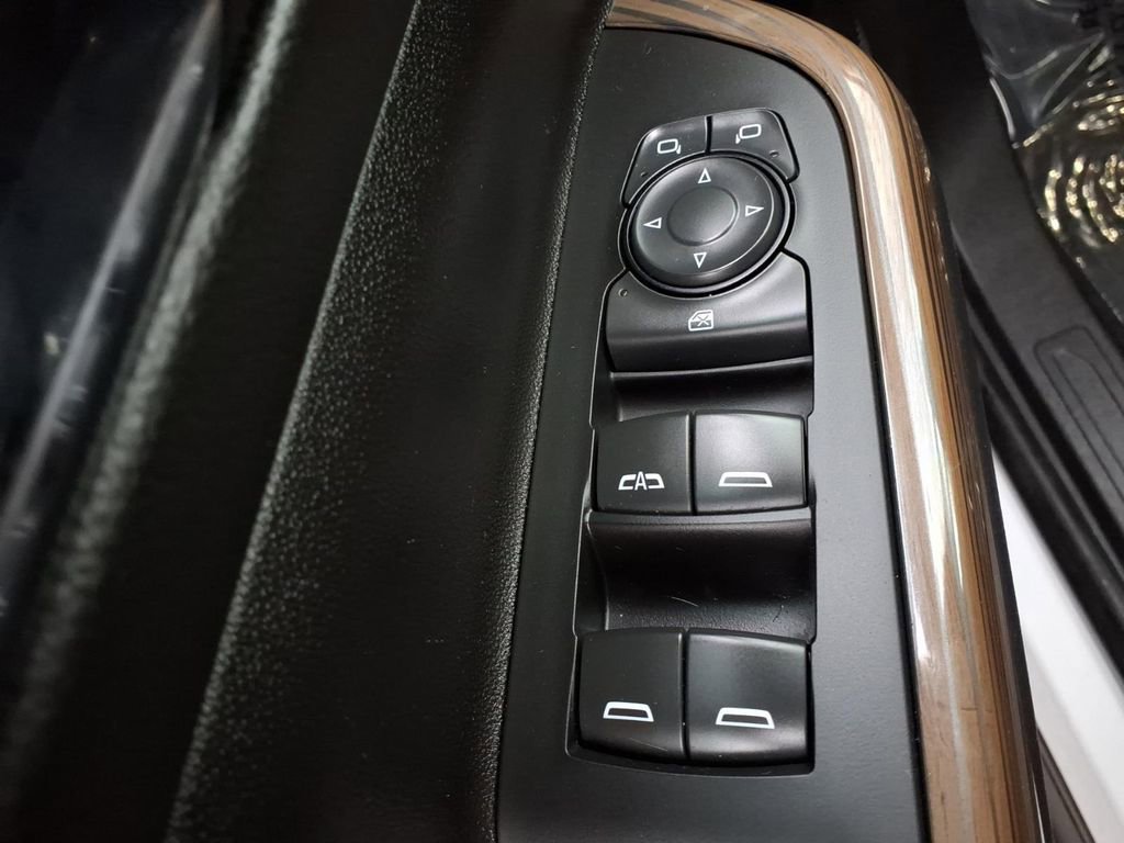 Certified 2023 GMC Acadia SLE w/ Driver Convenience Package image 18