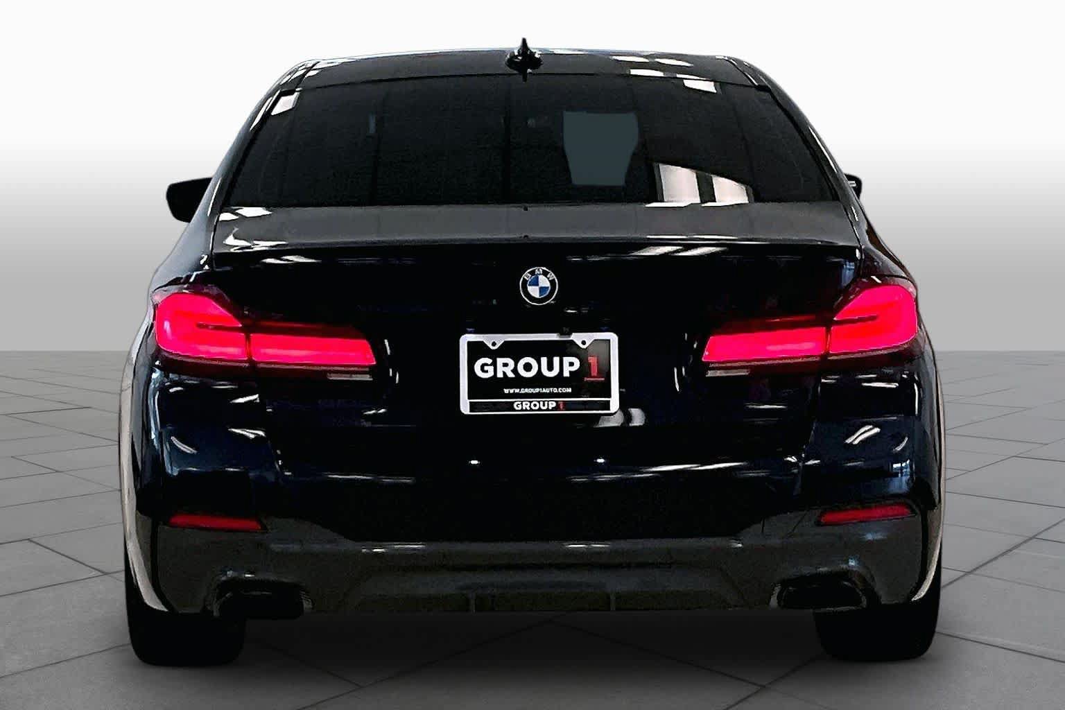 Used 2021 BMW 530i w/ M Sport Package RWD image 4