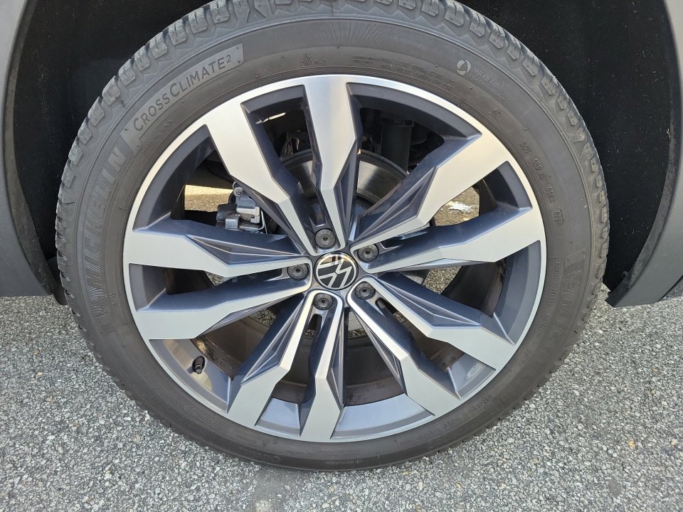 Used 2021 Volkswagen Atlas SEL R-Line image 25