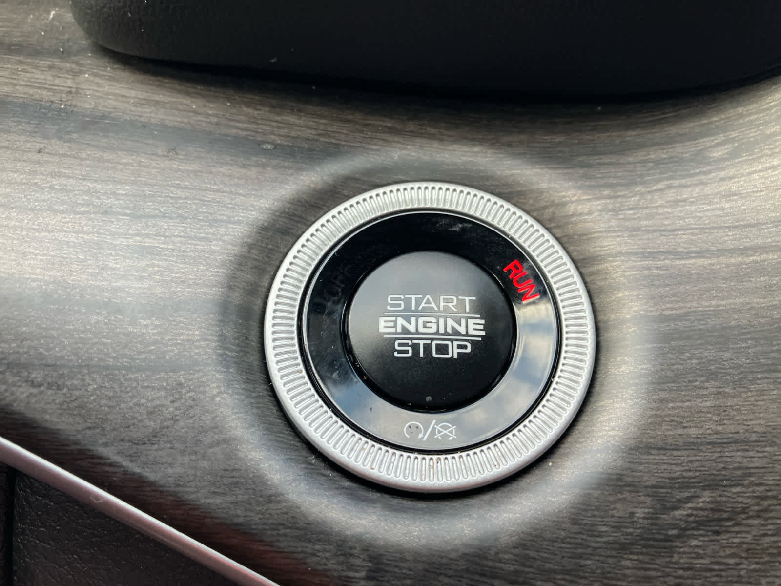 Used 2025 Jeep Grand Cherokee L Limited w/ Luxury Tech Group II image 29