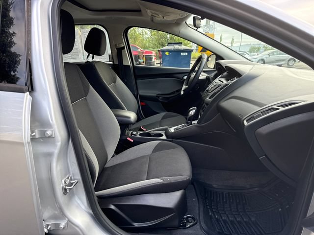 Used 2012 Ford Focus SE FWD image 6