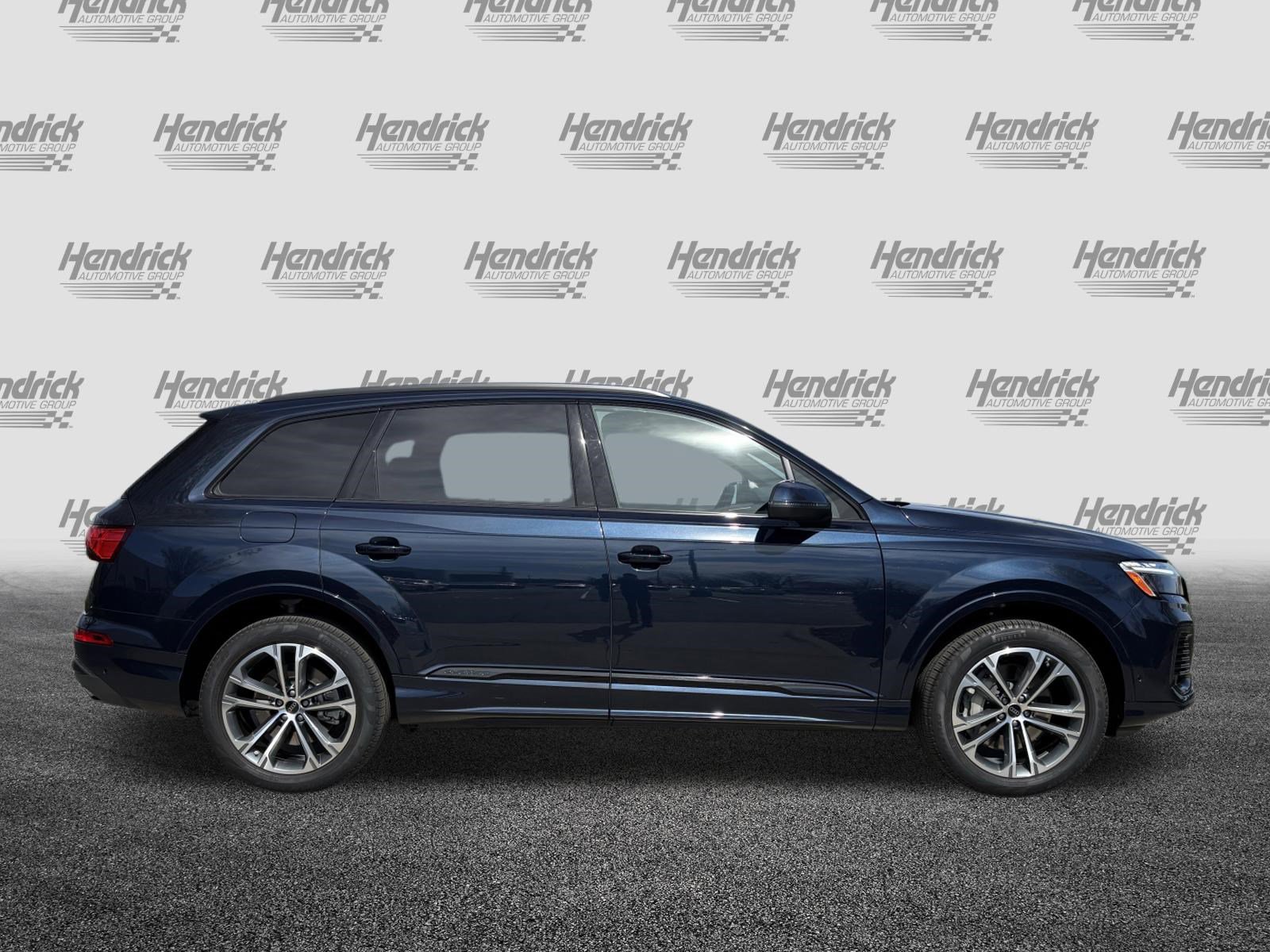 Certified 2025 Audi Q7 2.0T Premium w/ Convenience Plus Package image 11