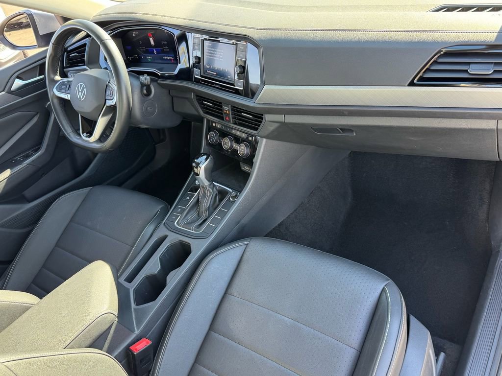 Used 2024 Volkswagen Jetta SE image 22
