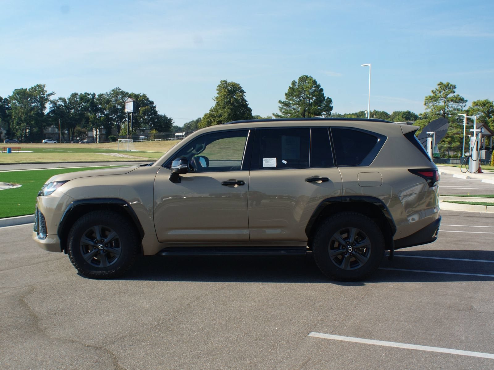 Used 2025 Lexus LX 700h Overtrail AWD/4WD image 14