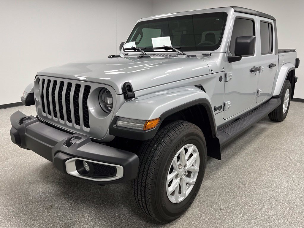 Used 2023 Jeep Gladiator Sport AWD/4WD image 4