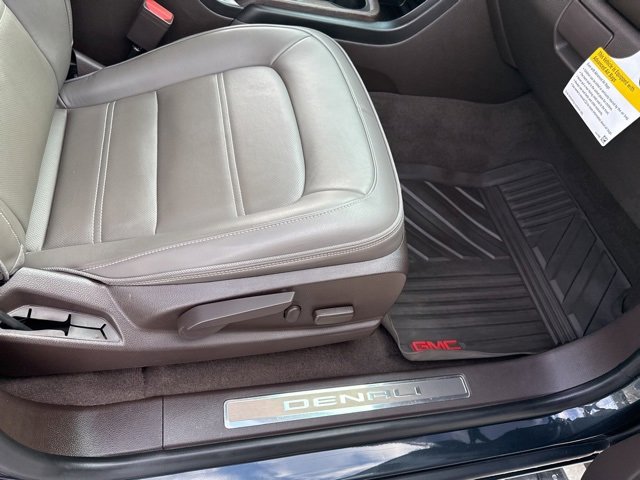 Used 2022 GMC Canyon Denali image 37