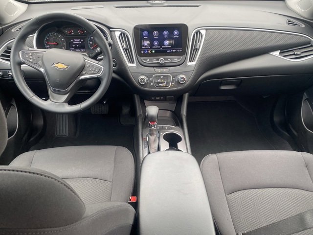 Used 2025 Chevrolet Malibu RS image 30